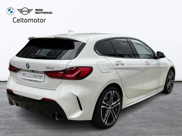 BMW Serie 1 118d color Blanco. Año 2023. 110KW(150CV). Diésel. En concesionario Celtamotor Vigo de Pontevedra