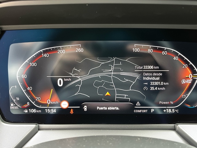 BMW Serie 1 118d color Blanco. Año 2023. 110KW(150CV). Diésel. En concesionario Celtamotor Vigo de Pontevedra