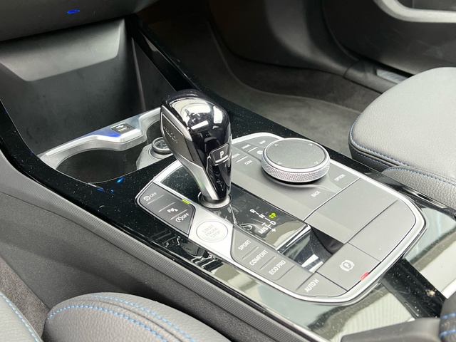 BMW Serie 1 118d color Blanco. Año 2023. 110KW(150CV). Diésel. En concesionario Celtamotor Vigo de Pontevedra