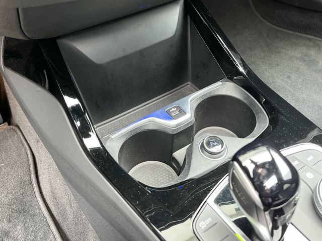 BMW Serie 1 118d color Blanco. Año 2023. 110KW(150CV). Diésel. En concesionario Celtamotor Vigo de Pontevedra