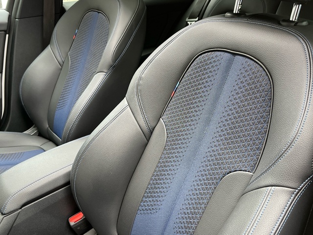 BMW Serie 1 118d color Blanco. Año 2023. 110KW(150CV). Diésel. En concesionario Celtamotor Vigo de Pontevedra