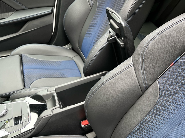 BMW Serie 1 118d color Blanco. Año 2023. 110KW(150CV). Diésel. En concesionario Celtamotor Vigo de Pontevedra