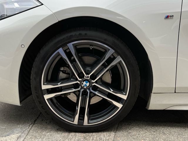 BMW Serie 1 118d color Blanco. Año 2023. 110KW(150CV). Diésel. En concesionario Celtamotor Vigo de Pontevedra