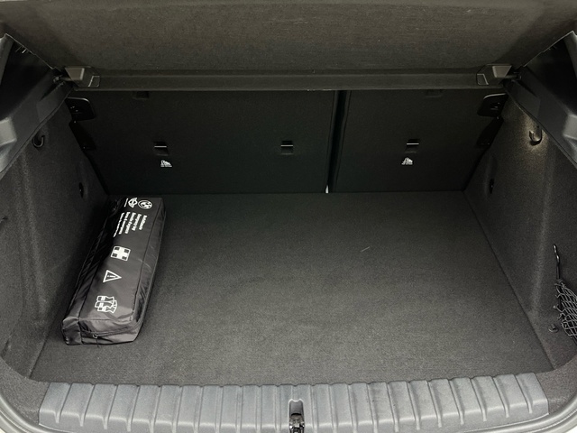 BMW Serie 1 118d color Blanco. Año 2023. 110KW(150CV). Diésel. En concesionario Celtamotor Vigo de Pontevedra