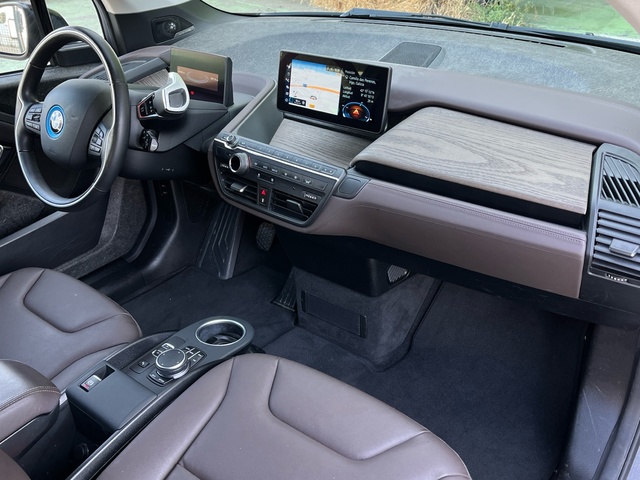 BMW i3 120Ah color Negro. Año 2019. 125KW(170CV). Eléctrico. En concesionario Celtamotor Vigo de Pontevedra