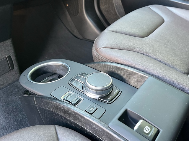 BMW i3 120Ah color Negro. Año 2019. 125KW(170CV). Eléctrico. En concesionario Celtamotor Vigo de Pontevedra