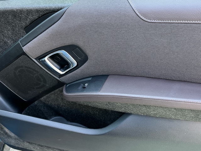 BMW i3 120Ah color Negro. Año 2019. 125KW(170CV). Eléctrico. En concesionario Celtamotor Vigo de Pontevedra