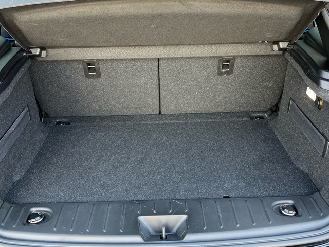 BMW i3 120Ah color Negro. Año 2019. 125KW(170CV). Eléctrico. En concesionario Celtamotor Vigo de Pontevedra