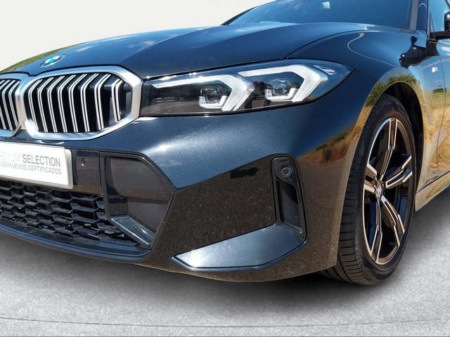 BMW Serie 3 320d color Negro. Año 2024. 140KW(190CV). Diésel. En concesionario San Rafael Motor, S.L. de Córdoba