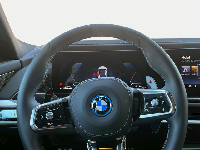 BMW Serie 7 M760e color Blanco. Año 2023. 420KW(571CV). Híbrido Electro/Gasolina. En concesionario Ilbira Motor | Granada de Granada