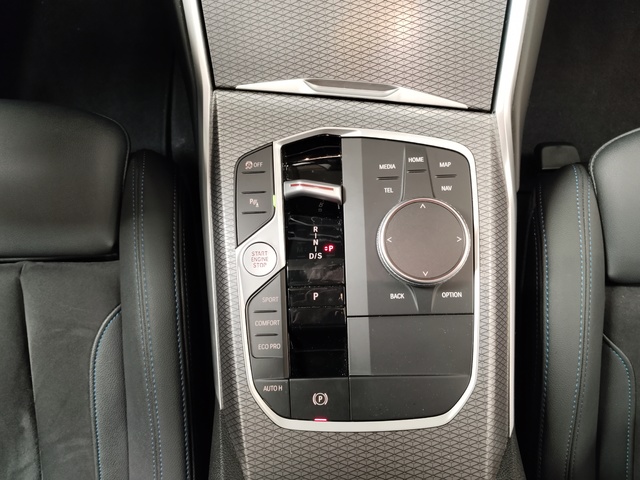 BMW Serie 3 320d Touring color Negro. Año 2023. 140KW(190CV). Híbrido Electro/Diesel. En concesionario Autoberón de La Rioja