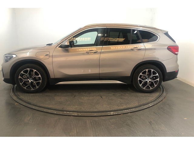 BMW X1 xDrive25e color Gris Plata. Año 2022. 162KW(220CV). Híbrido Electro/Gasolina. En concesionario Proa Premium Palma de Baleares