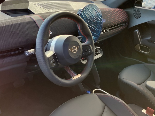 fotoG 15 del MINI MINI Aceman SE 160 kW (218 CV) 218cv Eléctrico del 2025 en León