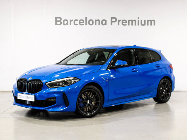 BMW Serie 1 118d color Azul. Año 2021. 110KW(150CV). Diésel. En concesionario Barcelona Premium -- GRAN VIA de Barcelona