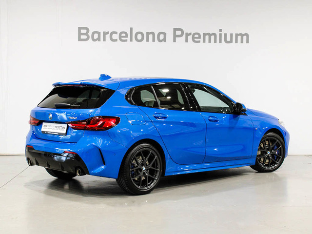 BMW Serie 1 118d color Azul. Año 2021. 110KW(150CV). Diésel. En concesionario Barcelona Premium -- GRAN VIA de Barcelona