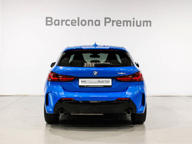 BMW Serie 1 118d color Azul. Año 2021. 110KW(150CV). Diésel. En concesionario Barcelona Premium -- GRAN VIA de Barcelona