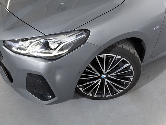 BMW Serie 2 220i Active Tourer color Gris. Año 2025. 125KW(170CV). Gasolina. En concesionario Oliva Motor Girona de Girona