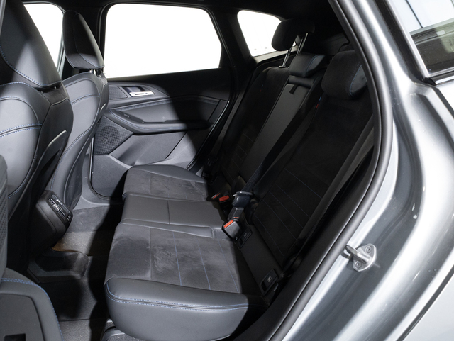 BMW Serie 2 220i Active Tourer color Gris. Año 2025. 125KW(170CV). Gasolina. En concesionario Oliva Motor Girona de Girona