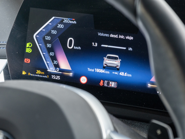 BMW Serie 2 220i Active Tourer color Gris. Año 2025. 125KW(170CV). Gasolina. En concesionario Oliva Motor Girona de Girona