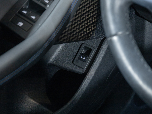 BMW Serie 2 220i Active Tourer color Gris. Año 2025. 125KW(170CV). Gasolina. En concesionario Oliva Motor Girona de Girona