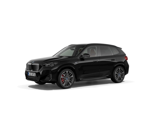 BMW iX1 eDrive20 color Negro. Año 2025. 150KW(204CV). Eléctrico. En concesionario Motor Munich Cadi - Manresa - VO de Barcelona