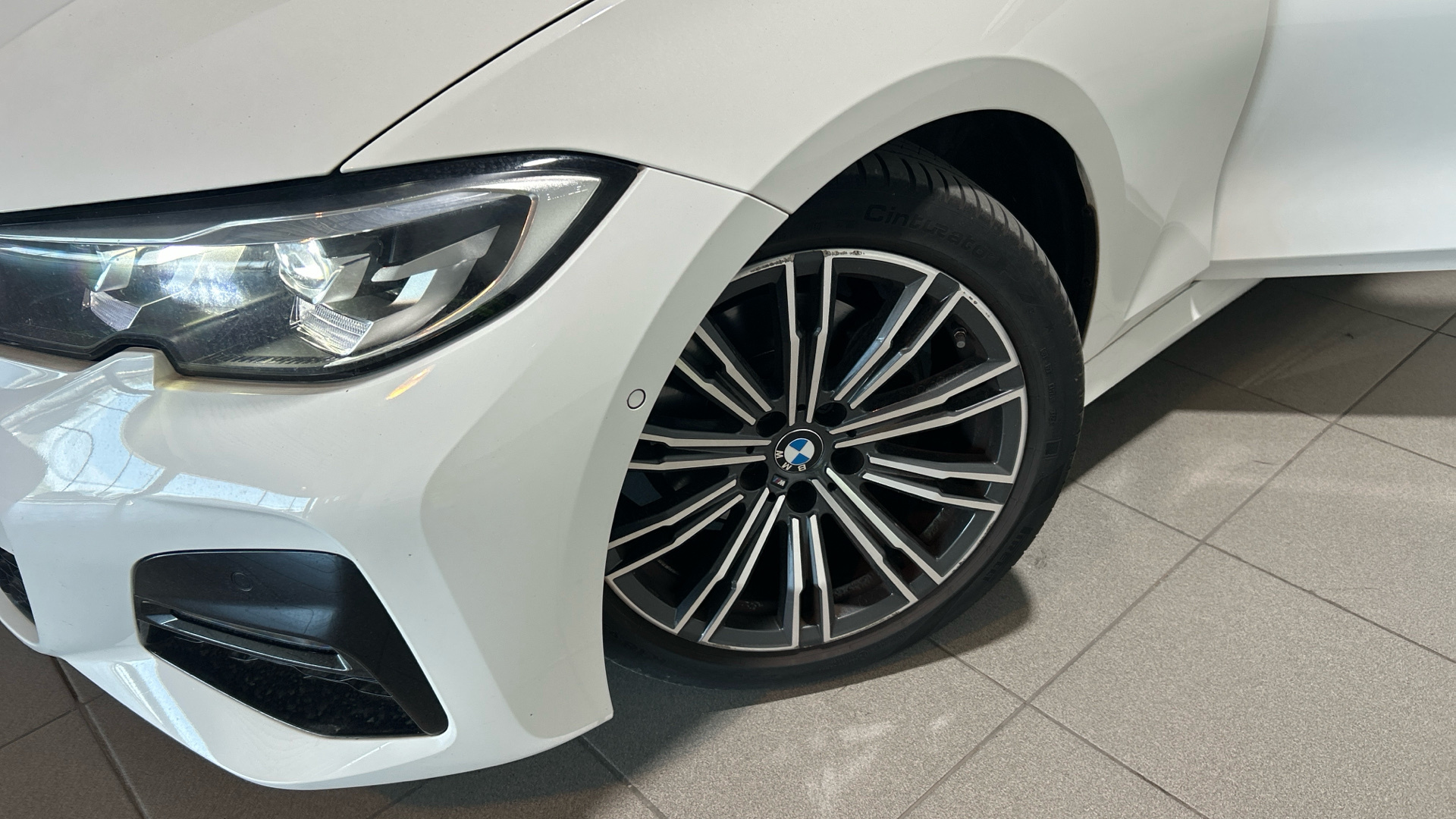 BMW Serie 3 320d color Blanco. Año 2022. 140KW(190CV). Diésel. En concesionario BYmyCAR Madrid - Alcalá de Madrid