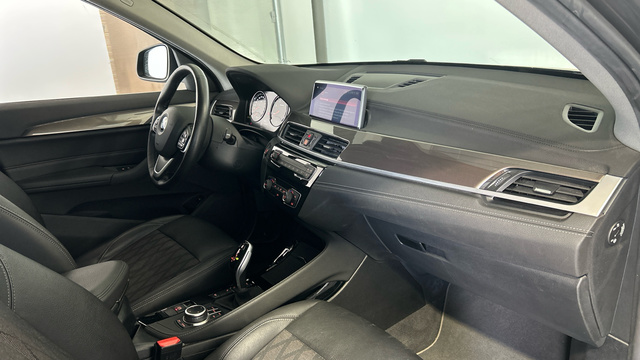 BMW X1 xDrive18d color Gris. Año 2020. 110KW(150CV). Diésel. En concesionario BYmyCAR Madrid - Alcalá de Madrid