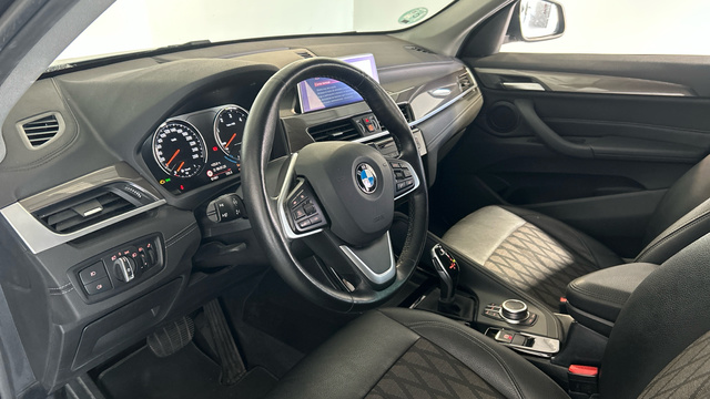 BMW X1 xDrive18d color Gris. Año 2020. 110KW(150CV). Diésel. En concesionario BYmyCAR Madrid - Alcalá de Madrid
