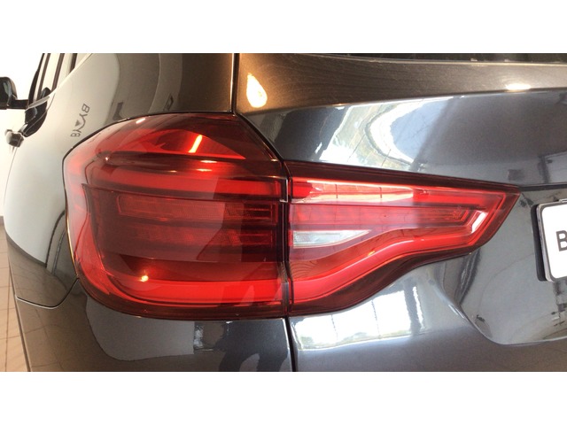 BMW X3 xDrive20d color Gris. Año 2021. 140KW(190CV). Diésel. En concesionario BYmyCAR Madrid - Algete de Madrid