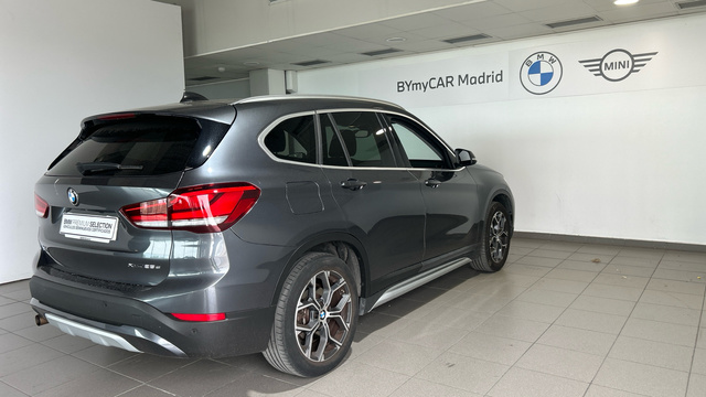 BMW X1 xDrive25e color Gris. Año 2021. 162KW(220CV). Híbrido Electro/Gasolina. En concesionario BYmyCAR Madrid - Alcalá de Madrid