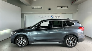 Fotos de BMW X1 xDrive25e color Gris. Año 2021. 162KW(220CV). Híbrido Electro/Gasolina. En concesionario BYmyCAR Madrid - Alcalá de Madrid