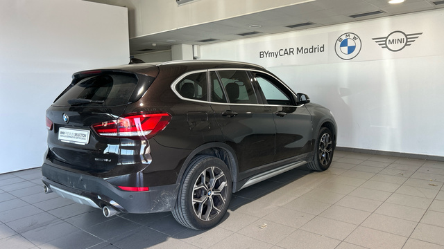 BMW X1 sDrive18d color Marrón. Año 2021. 110KW(150CV). Diésel. En concesionario BYmyCAR Madrid - Alcalá de Madrid