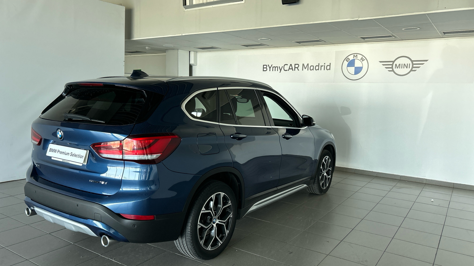 BMW X1 sDrive18d color Naranja. Año 2021. 110KW(150CV). Diésel. En concesionario BYmyCAR Madrid - Alcalá de Madrid