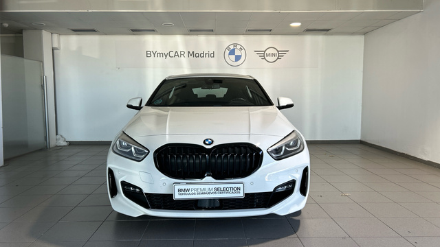 BMW Serie 1 120i color Blanco. Año 2022. 131KW(178CV). Gasolina. En concesionario BYmyCAR Madrid - Alcalá de Madrid