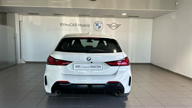 BMW Serie 1 120i color Blanco. Año 2022. 131KW(178CV). Gasolina. En concesionario BYmyCAR Madrid - Alcalá de Madrid