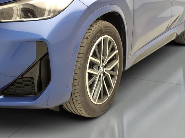 BMW X1 sDrive20i color Azul. Año 2024. 125KW(170CV). Gasolina. En concesionario Automotor Premium Velázquez - Málaga de Málaga