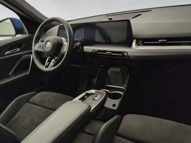 BMW X1 sDrive20i color Azul. Año 2024. 125KW(170CV). Gasolina. En concesionario Automotor Premium Velázquez - Málaga de Málaga