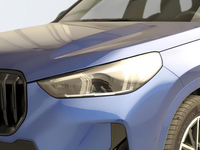 BMW X1 sDrive20i color Azul. Año 2024. 125KW(170CV). Gasolina. En concesionario Automotor Premium Velázquez - Málaga de Málaga