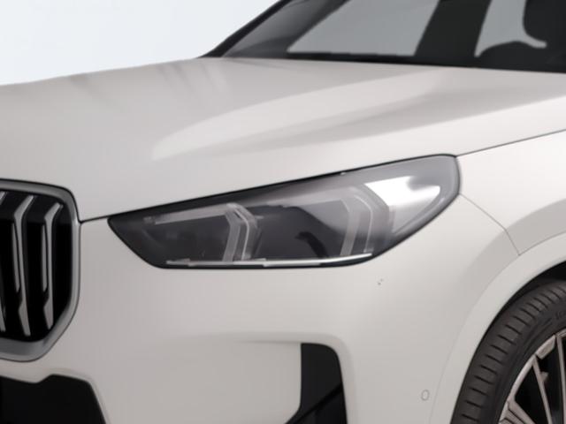 BMW X1 sDrive20i color Blanco. Año 2023. 125KW(170CV). Gasolina. En concesionario Automotor Premium Marbella - Málaga de Málaga