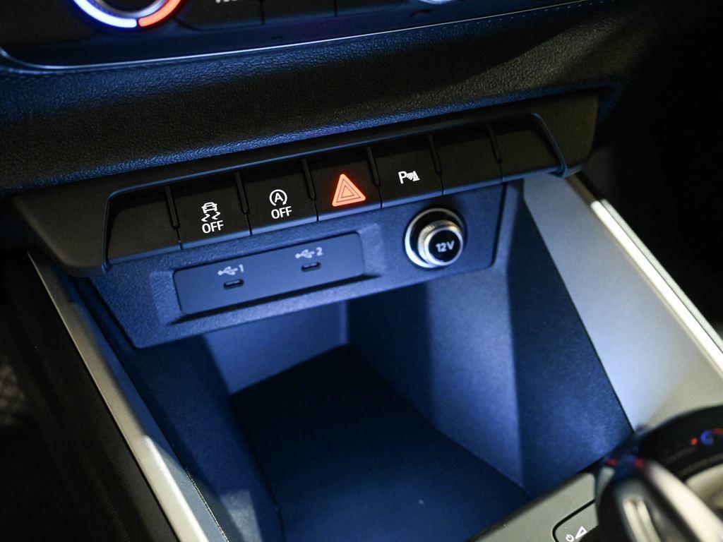 Audi A1 Sportback Adrenalin Black edition 30 TFSI 81 kW (110 CV) S tronic 13