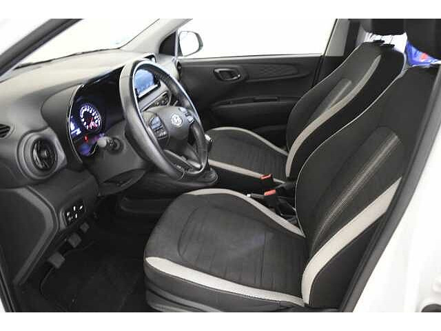 Hyundai i10 1.0 - 6