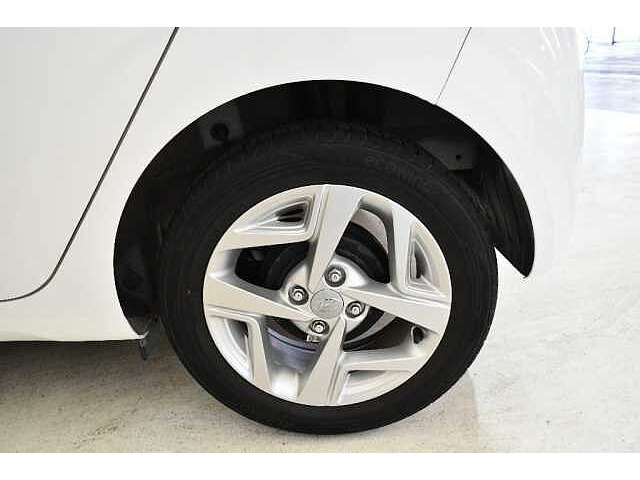 Hyundai i10 1.0 - 11