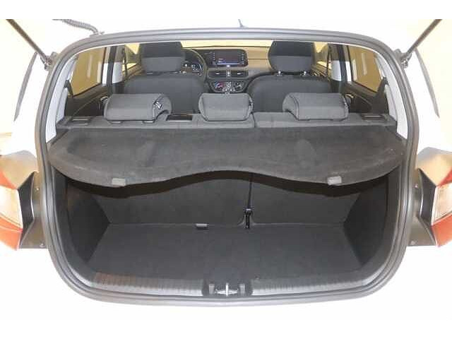 Hyundai i10 1.0 - 9
