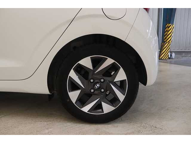 Hyundai i10 1.0 - 11