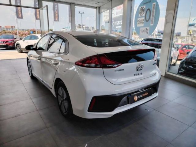 Hyundai Ioniq 1.6 GDI HEV Klass DCT 104 kW (141 CV)