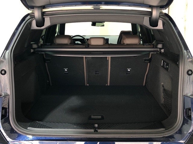 BMW X3 xDrive20d color Azul. Año 2024. 145KW(197CV). Diésel. En concesionario Movilnorte El Plantio de Madrid