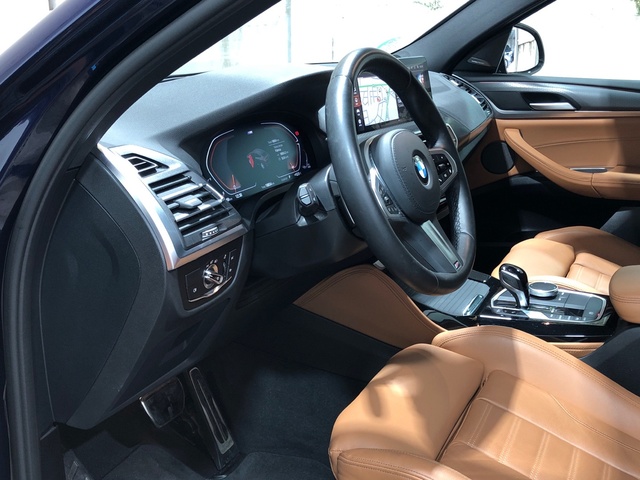 BMW X4 xDrive20d color Azul. Año 2024. 140KW(190CV). Diésel. En concesionario Movilnorte El Plantio de Madrid