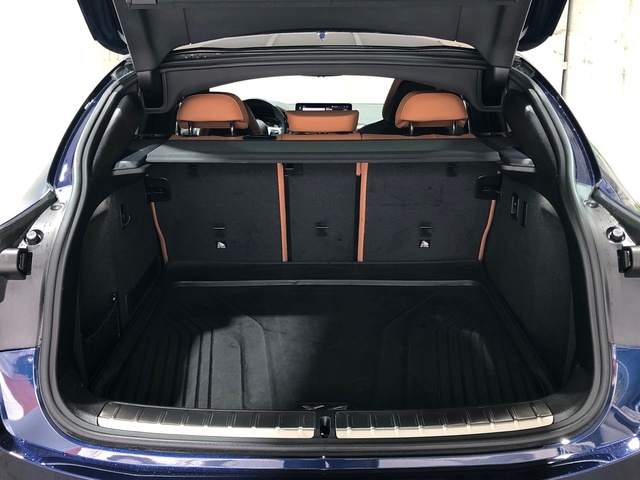 BMW X4 xDrive20d color Azul. Año 2024. 140KW(190CV). Diésel. En concesionario Movilnorte El Plantio de Madrid