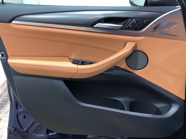 BMW X4 xDrive20d color Azul. Año 2024. 140KW(190CV). Diésel. En concesionario Movilnorte El Plantio de Madrid