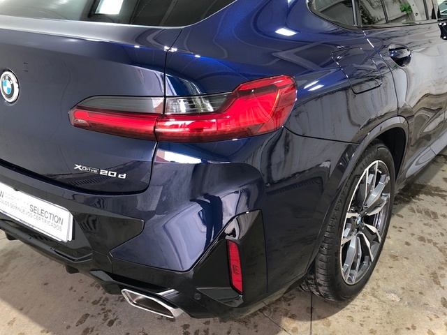 BMW X4 xDrive20d color Azul. Año 2024. 140KW(190CV). Diésel. En concesionario Movilnorte El Plantio de Madrid